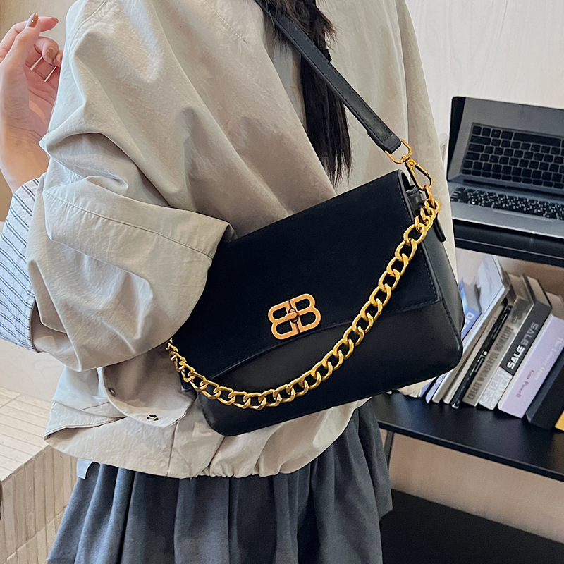 Suede torba za rame s retro lancem, mala podlaktna torbica za žene, crossbody dizajn 2025