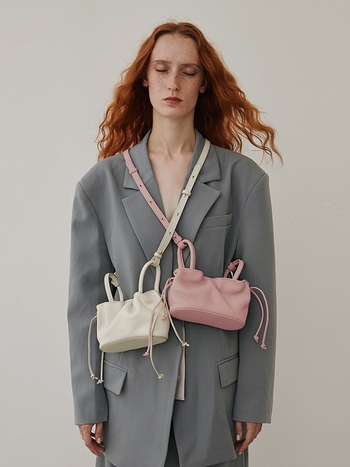 Flow serija mini ženska crossbody torba, jedinstven dizajn, kožna torba