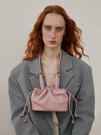 Flow serija mini ženska crossbody torba, jedinstven dizajn, kožna torba