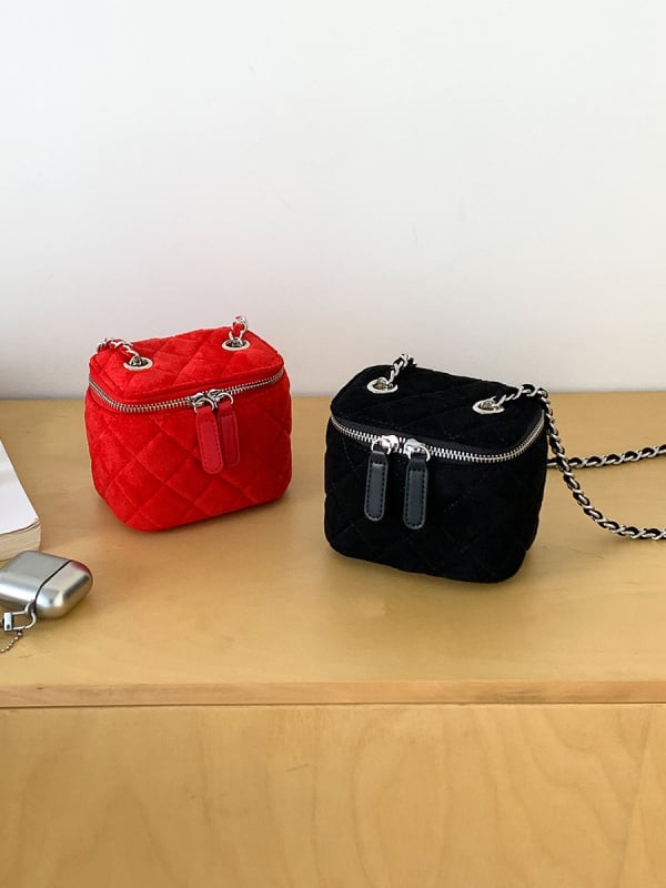 Damska crossbody torbica od velura s dijamantnim prešivanjem, mala kutija stil, jesen-zima 2024