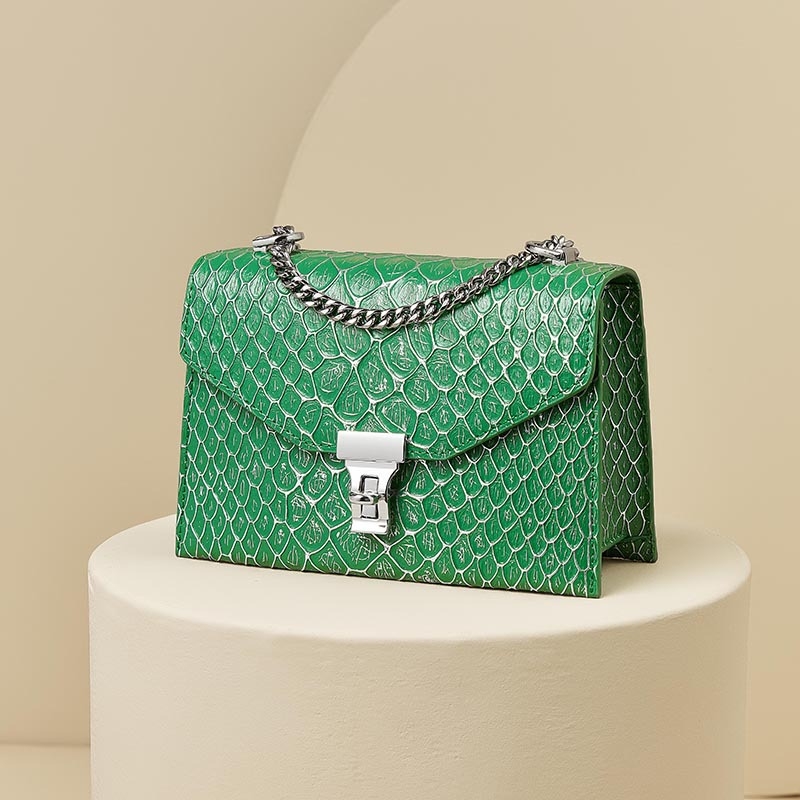 Prava kožna lančana mala kvadratna torbica, 2024, crossbody/ramena torba, makaron boja, vrhunski dojam