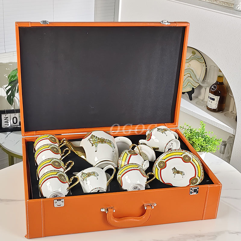 Og set de ceai de după-amiază din porțelan osos european de înaltă calitate – retro lux, căni de cafea cu farfurioare, ceainic și borcănel pentru zahăr în cutie cadou, pentru 6 persoane