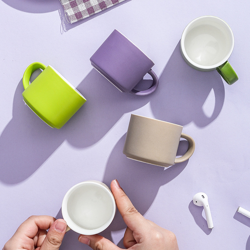 Set de căni de cafea din ceramică, stil minimalist modern, culoare solidă, logo personalizabil, cutie cadou