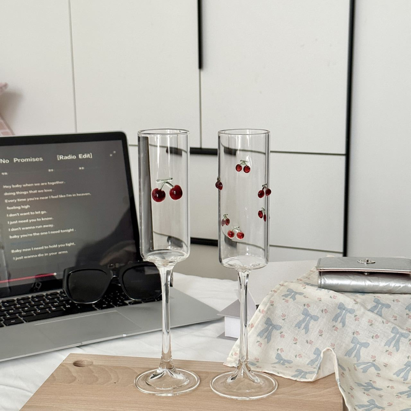 Pahar original de designer pentru șampanie și cocktailuri, sticlă transparentă din borosilicat, capacitate 101–200 ml