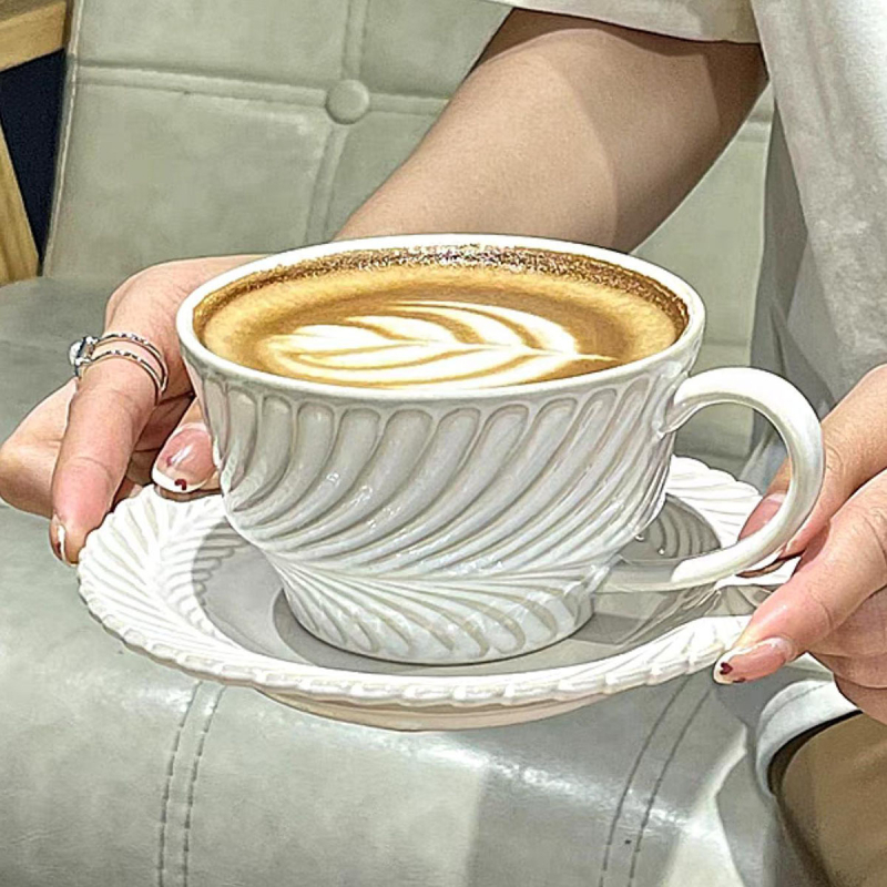 Set franțuzesc vintage pentru cafea cu farfurioare, cană ceramică pentru latte, în formă de spic de grâu