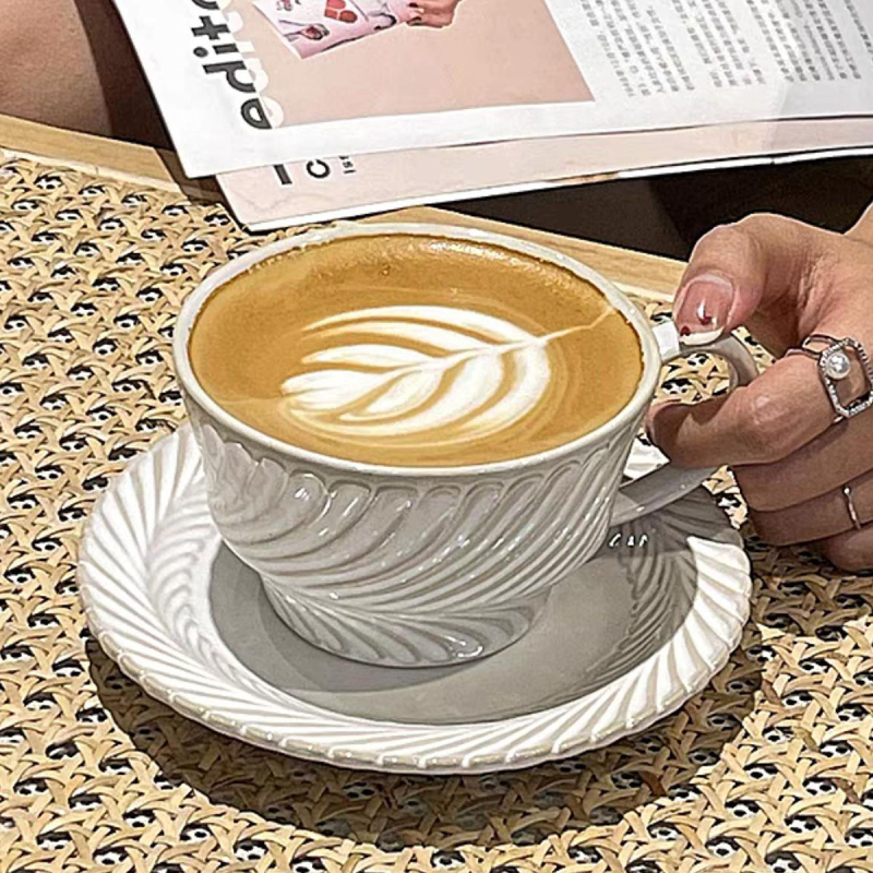 Set franțuzesc vintage pentru cafea cu farfurioare, cană ceramică pentru latte, în formă de spic de grâu