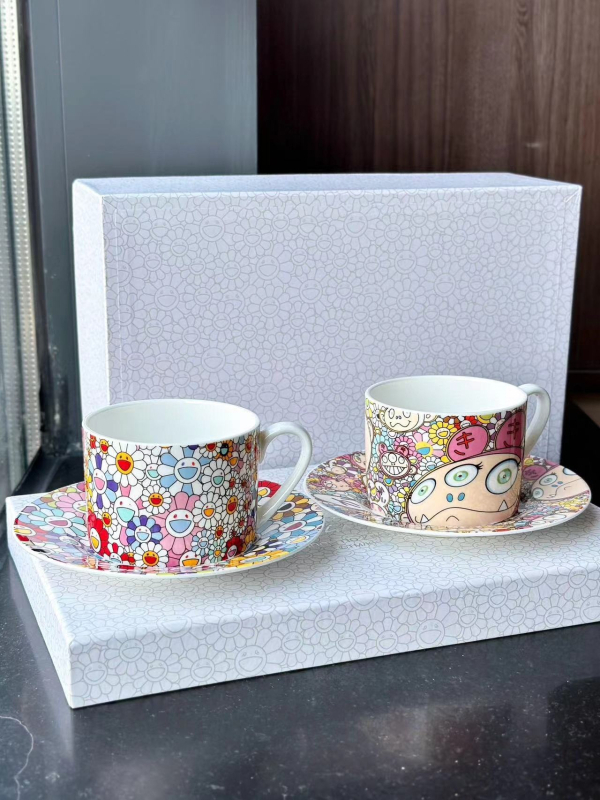 Set de cafea din porțelan os, ilustrație iepuraș cu floarea soarelui, 4 piese: 2 căni, 2 farfurioare