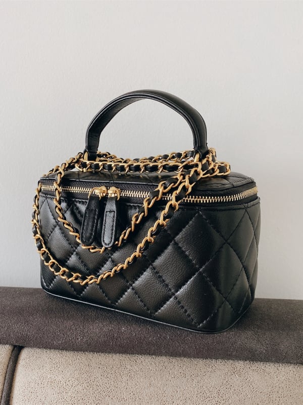 MISS SUMMER Ženska torba od prave kože s lancem, kvadratnog oblika, mala, preko ramena ili kao crossbody, ovčja koža