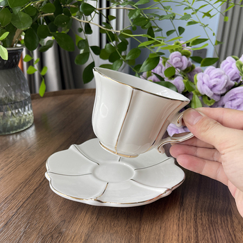 Set ceramic de cafea cu cești, farfurioare și lingurițe, stil minimalist european