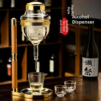 Set na podávanie sake a vína v štýle japonskej reštaurácie, dekantér na červené víno, ohrievacia kanvička, výlev s hlavou draka, nádoba na chladené víno
