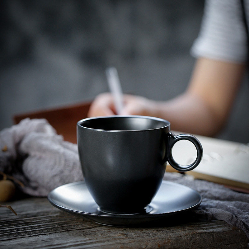 Su's Ceramica – Set cafea cu ceașcă și farfurioară, ceramică neagră glazurată, stil european retro, minimalist nordic, pentru uz casnic