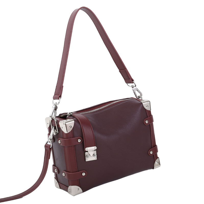 2025 ženska crossbody torba s rivetima od kože prvog sloja, kvadratnog mekanog kutnog oblika, mala kvadratna torba, svestrani naramenica