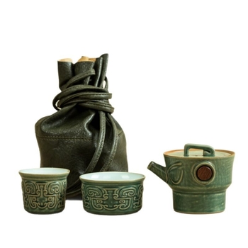 Set de ceai portabil Sanxingdui: oală și două sau trei cești, pentru drumeții în aer liber și prepararea ceaiului — cadou cultural și creativ.