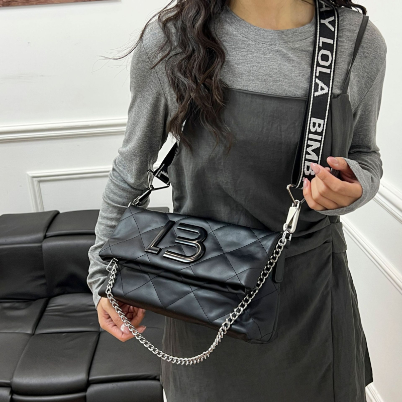 Ženska crossbody torba s velikim kapacitetom, urbanog stila, pogodna za svakodnevnu upotrebu