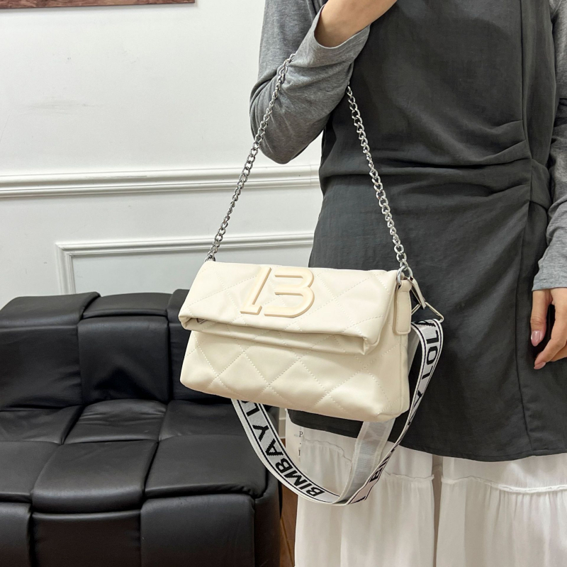 Ženska crossbody torba s velikim kapacitetom, urbanog stila, pogodna za svakodnevnu upotrebu