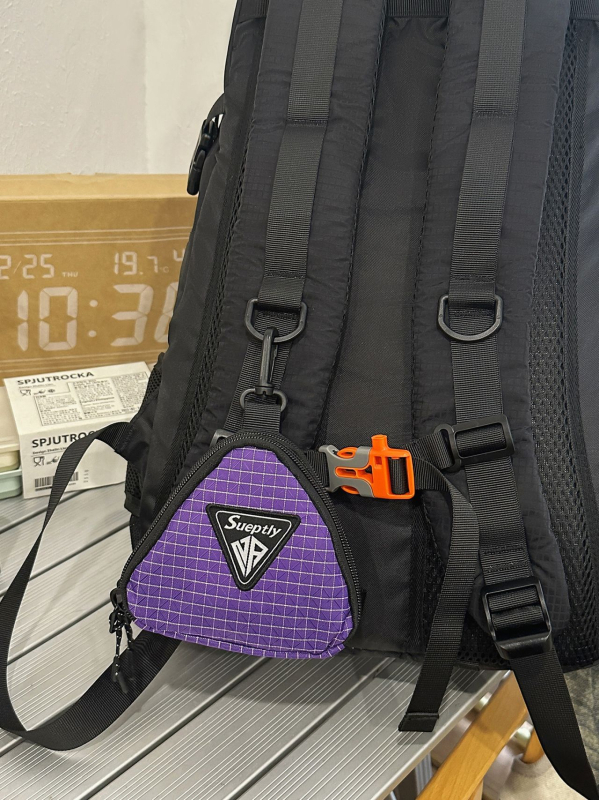 Casual torbica za slušalice s kariranim uzorkom i trokutastog oblika, unisex crossbody torba za svakodnevne aktivnosti i izlete