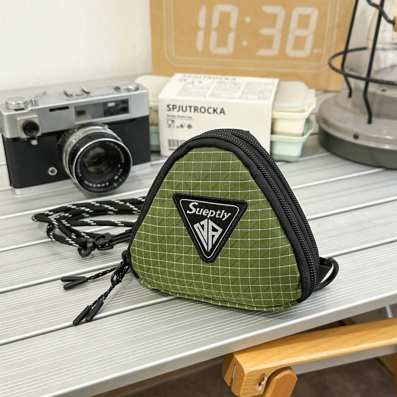 Casual torbica za slušalice s kariranim uzorkom i trokutastog oblika, unisex crossbody torba za svakodnevne aktivnosti i izlete