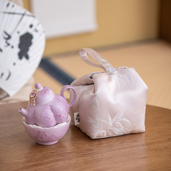 Set ceai ceramic pictat manual, roz Sakura, sub glazură: o oală de ceai și o ceașcă, set de călătorie portabil cu husă din pânză