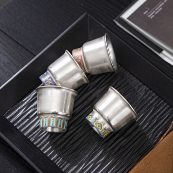 Set cadou: ceașcă de ceai din argint 999 placat cu aur și pahar de vin, ceramică – set de ceai elegant