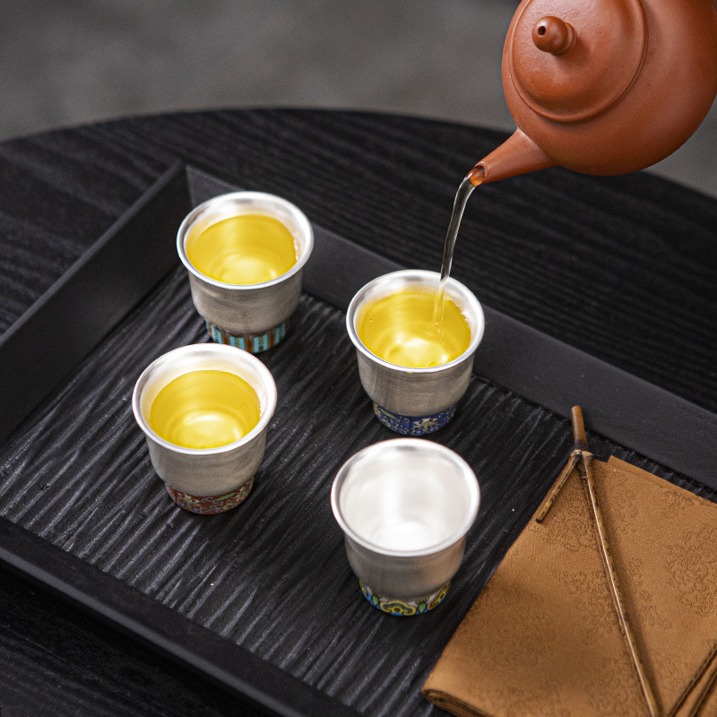 Set cadou: ceașcă de ceai din argint 999 placat cu aur și pahar de vin, ceramică – set de ceai elegant
