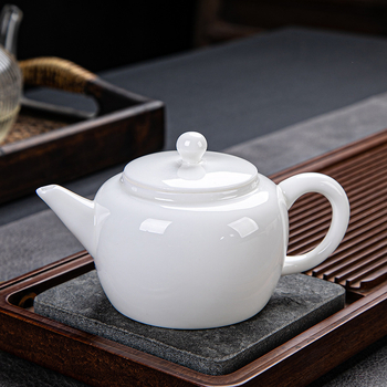 Set Gongfu de ceai din porțelan alb, o ceainică și două cești, imprimare logo, cutie cadou