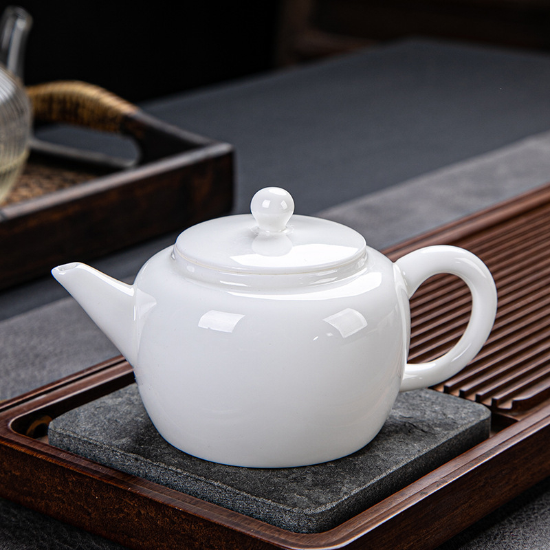 Set Gongfu de ceai din porțelan alb, o ceainică și două cești, imprimare logo, cutie cadou
