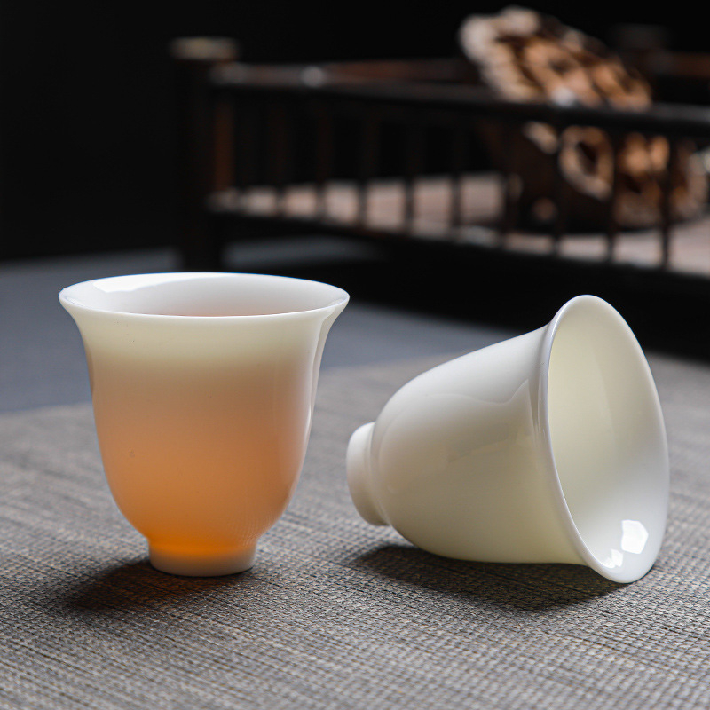 Set Gongfu de ceai din porțelan alb, o ceainică și două cești, imprimare logo, cutie cadou