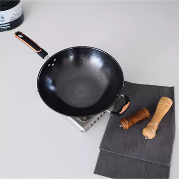 Wok din fier realizat manual, cu fund plat circular, fără strat, antiaderent, pentru uz casnic
