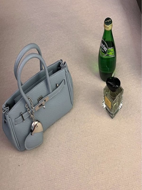 Platinasta torbica za žene, novi model 2026., svestrana za svakodnevnu upotrebu, premium dojam, crossbody i torba preko ramena
