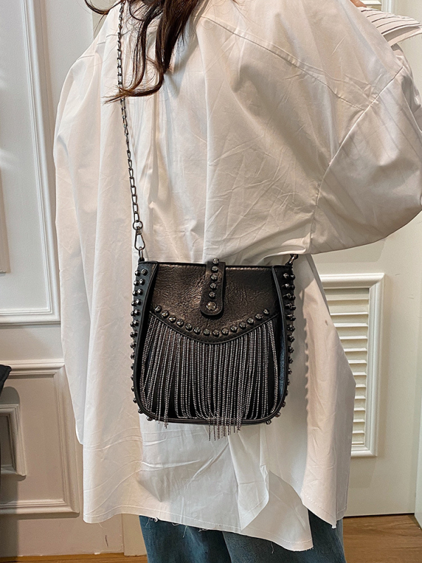 Ženska torba s lančanim remenom, bucket bag, proljeće 2025, retro stil visokog kvaliteta, svakodnevna torba