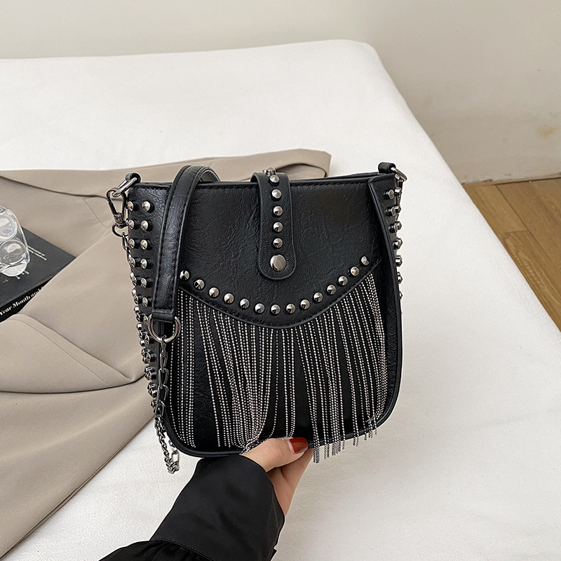 Ženska torba s lančanim remenom, bucket bag, proljeće 2025, retro stil visokog kvaliteta, svakodnevna torba