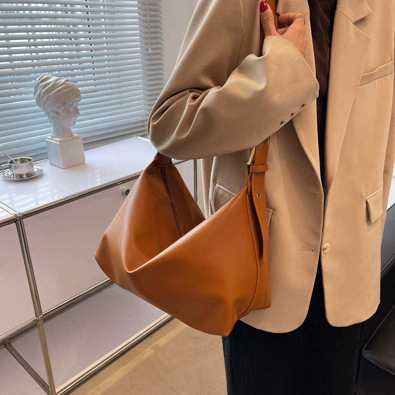 Ženska Tote torba velike kapacitete s naramenicom preko ramena, casual elegantan stil, proljeće 2025