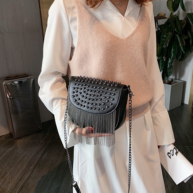 PU ženska crossbody torba s poklopcem, metalnim zakovicama i resom, mala kvadratna torba za telefon, korejskog stila
