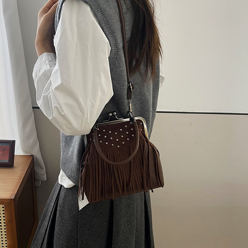 2026 Torba s resama – ženska retro torba za ramena u obliku školjke (crossbody)