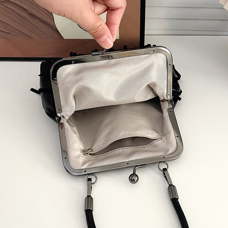 2026 Torba s resama – ženska retro torba za ramena u obliku školjke (crossbody)