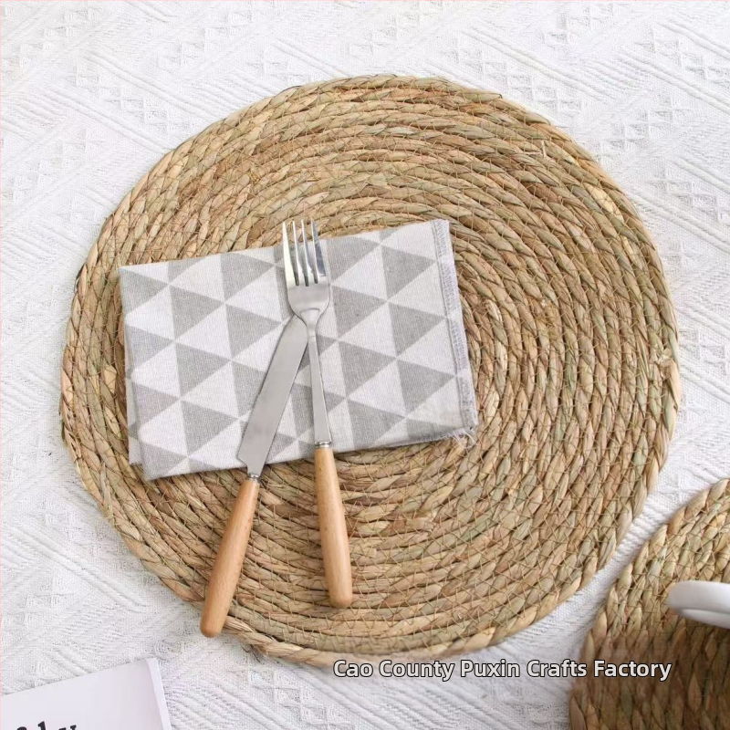 Locuri de masă rotunde din paie, țesute manual, covorașe izolante pentru oale și suporturi decorative pentru pahare