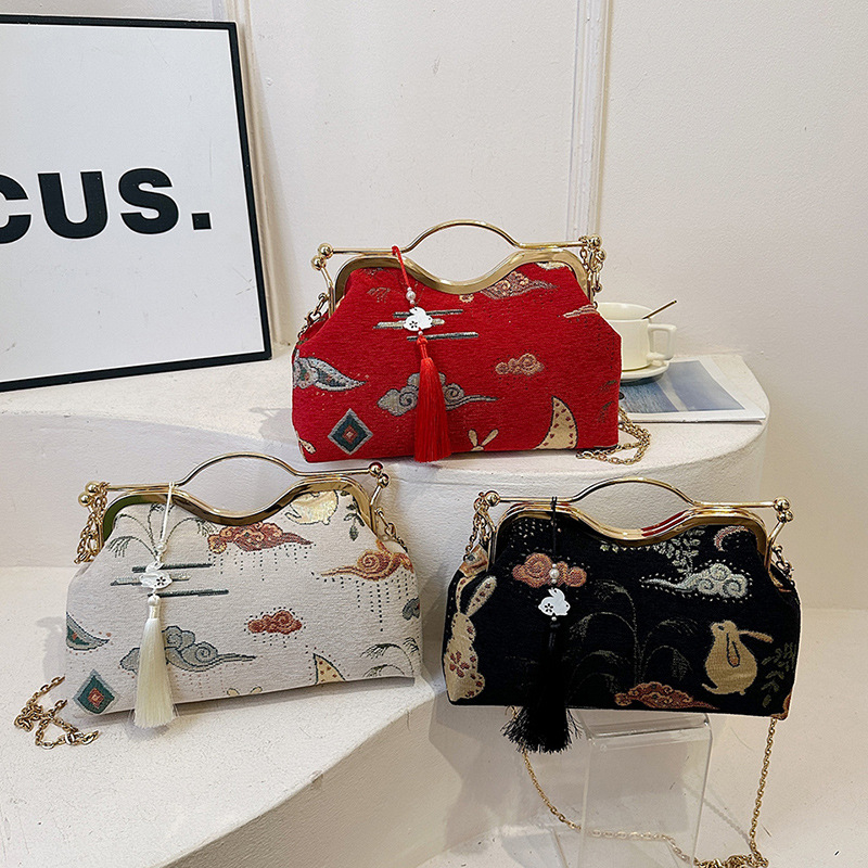Ženska torbica u kineskom stilu s vezom, crossbody torbica preko ramena s resicama, oblik školjke