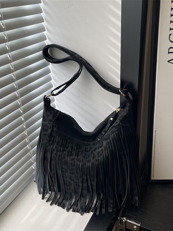Boemska torbica s resicama, velika kapaciteta, ramenska ili crossbody torba, jesen 2025, svestrana ženska torba