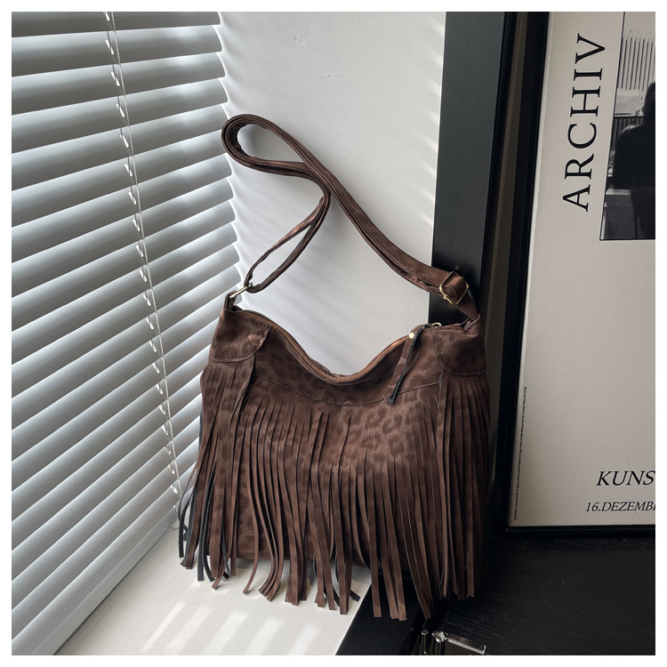Boemska torbica s resicama, velika kapaciteta, ramenska ili crossbody torba, jesen 2025, svestrana ženska torba