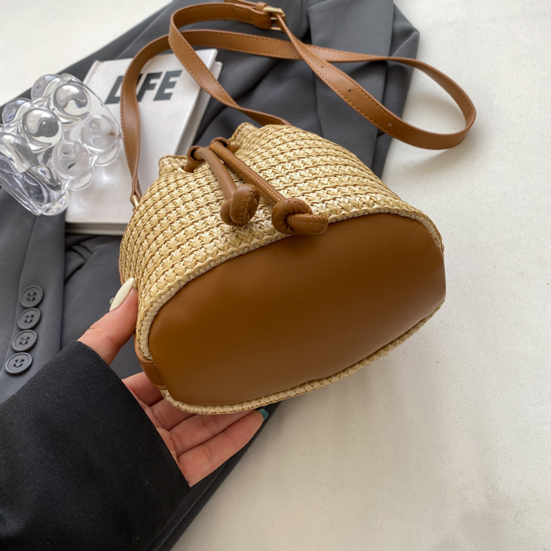 2025 nova visokokvalitetna slamnata torba – koreanskog stila bucket bag sa šnurkom, srednje veličine za žene