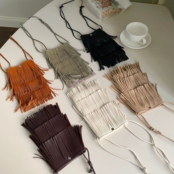 Torbica za mobitel s resicama, korejskog stila, niš dizajn, prilagodljiva crossbody torba, moderna i svestrana, retro mini crossbody torba za žene