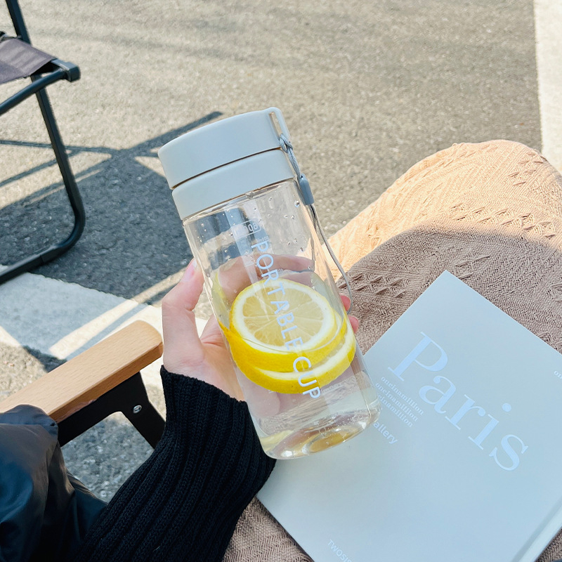 Pahar din plastic pentru elevi și cupluri, capacitate mare, rezistent la cădere, design sport minimalist, stil coreean, comod de ținut