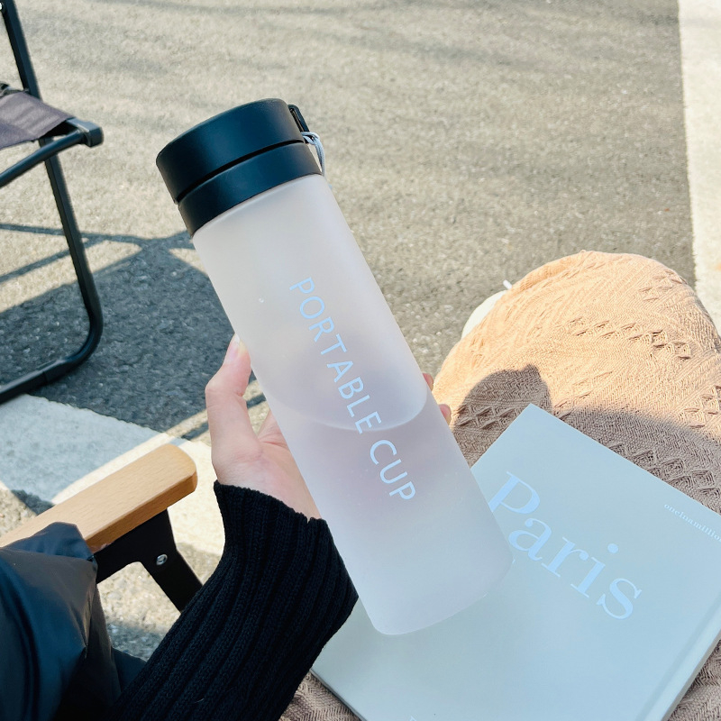 Pahar din plastic pentru elevi și cupluri, capacitate mare, rezistent la cădere, design sport minimalist, stil coreean, comod de ținut