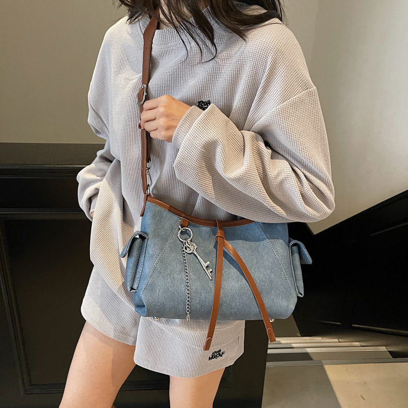 Ženska crossbody torba velikog kapaciteta za svakodnevnu upotrebu, moderan stil