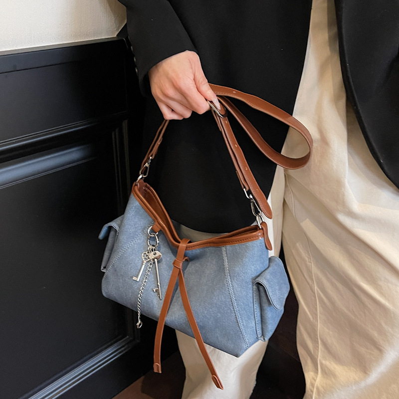 Ženska crossbody torba velikog kapaciteta za svakodnevnu upotrebu, moderan stil