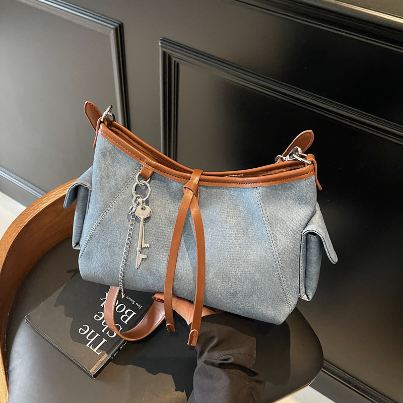 Ženska crossbody torba velikog kapaciteta za svakodnevnu upotrebu, moderan stil