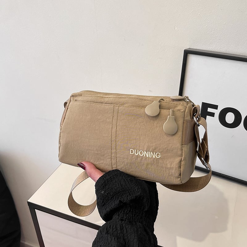 2025 nova višeslojna ženska torbica velikog kapaciteta, modernog izgleda, preko ramena i crossbody za dnevnu upotrebu i aktivnosti na otvorenom