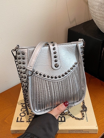 PU materijala crossbody torbica s lancem, nita i resicama, retro dizajn