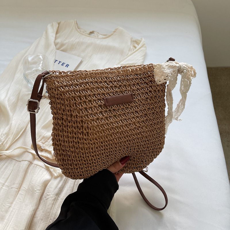 Ženska crossbody torba od pletene slame, velika kapacitet, novi stil, svestrana ljetna bucket torba za plažu i odmor