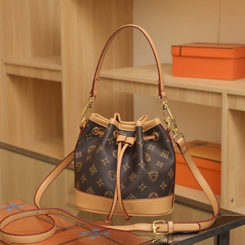Ženska bucket torbica visoke kvalitete s teksturom, 2026. novi model u korejskom stilu, svestrana elegantna svakodnevna torbica preko ramena ili crossbody